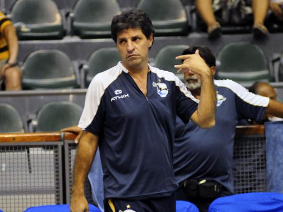 Fabián Armoa: “Nosotros no hacemos un juego tibio, vamos a todo o nada”