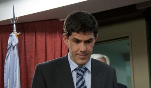 El nuevo Secretario de Transporte salió corriendo de una “conferencia de prensa”