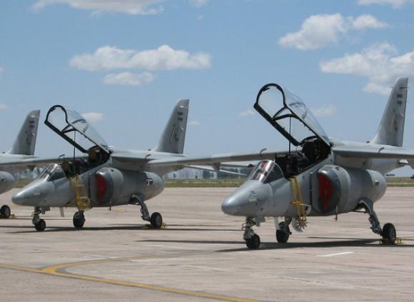 Inédito: La Argentina fabricará cien aviones militares Pampa para Alemania