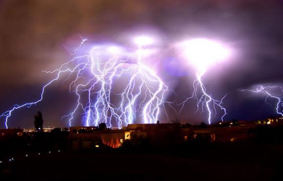 Imagenes de la tormenta electrica que atemorizo a los habitanres de Nuevo Mexico.