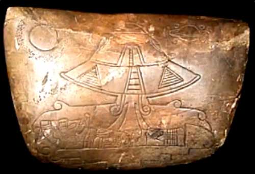 ¿Lo que hay grabado en esta piedra maya es un atlante rescatado por un OVNI?
