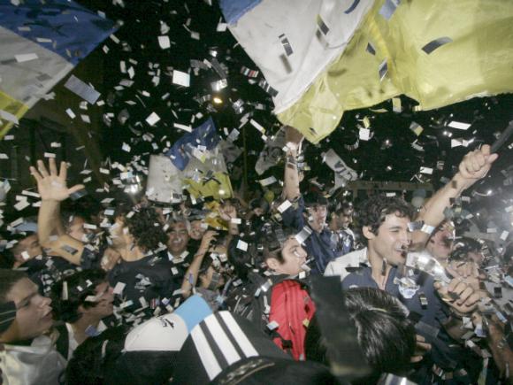 Caravana, show y fiesta para recibir a UPCN Voley, el bicampeón de la Liga Argentina.