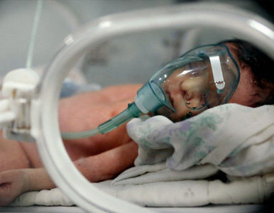 Miles de bebés iraquíes mueren por las armas químicas que usó Estados Unidos.