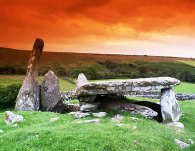 Hallan en Escocia una tumba más antigua que las pirámides de Egipto.