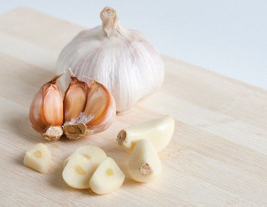 El ajo, más eficaz que los antibióticos contra la intoxicación alimentaria.