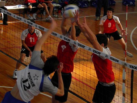 Rama Masculina Sub18: Comienzo con grandes partidos en Paraná.