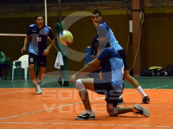Ciudad bajó a Tortuguitas y es líder; River ganó el clásico
