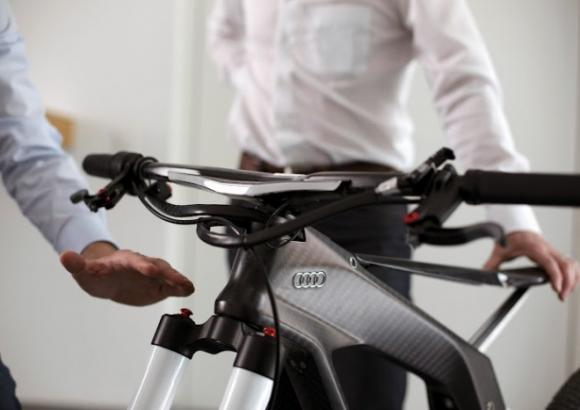 Audi presenta bicicleta con Internet.