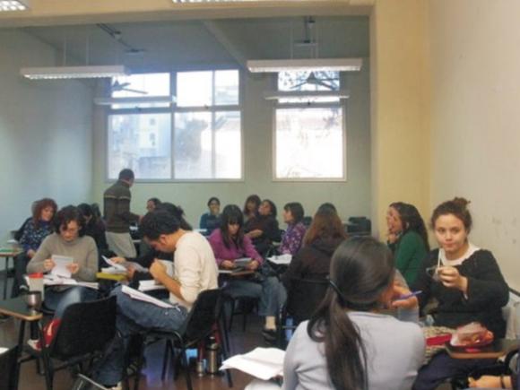 Para recibirse, los alumnos de la UBA harán trabajos solidarios