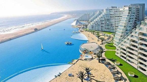 Conocé la piscina más larga y más profunda del mundo