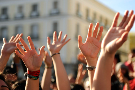 ¿Cómo se cuenta el número de asistentes a una manifestación?