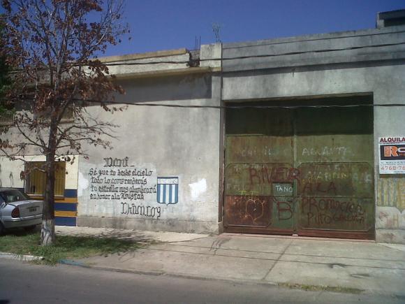 Galpon con 900 mts. cubiertos en una planta- Alquiler: u$s 4.000.-