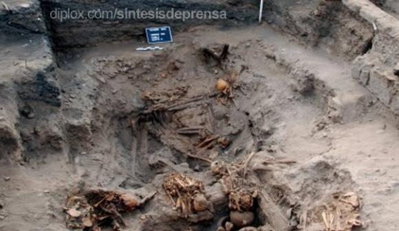 En Perú, hallan cien esqueletos de hace mil años en el Santuario de Pachamac.