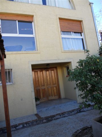 Casa en excelente zona - u$s 380.000.-