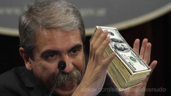 Aníbal Fernández pide “pensar en pesos” pero el hotel de Cristina cobra en dólares.