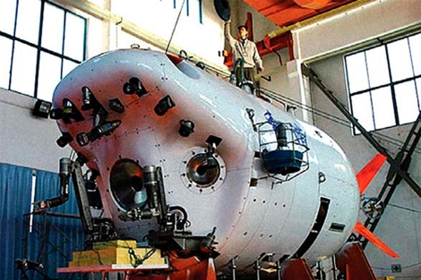 Un sumergible tripulado chino inicia un viaje para una inmersión de 7.000 metros.