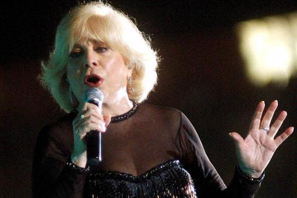 Dan el último adiós a la cantante Estela Raval en la Legislatura poteña