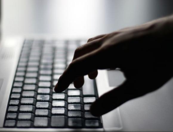 Tres años después, fotos borradas de Facebook siguen accesibles