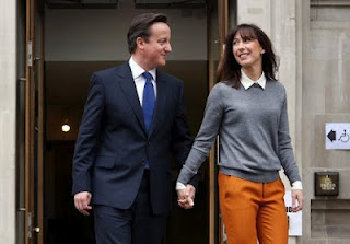 El primer ministro británico olvidó en un pub a su hija de ocho años