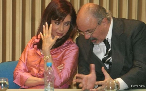 ¿Cedió Cristina? Podrían modificar Ganancias para evitar el paro. TEMOR A MOYANO.