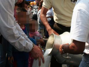 Tamberos repartirán leche para dar a conocer sus reclamos