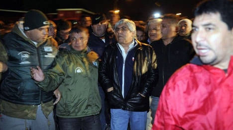 Sin policías, ya está todo listo para la marcha a Plaza de Mayo de Moyano.