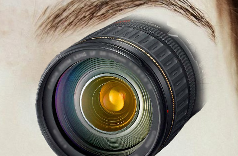 Mujer cyborg: una cámara podría sustituir el ojo de una artista estadounidense