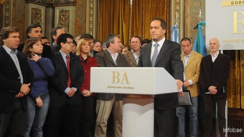 Scioli dio una conferencia de prensa… y no dijo nada. MENSAJES DE CONCILIACIÓN Y FRASES DE OCASIÓN.