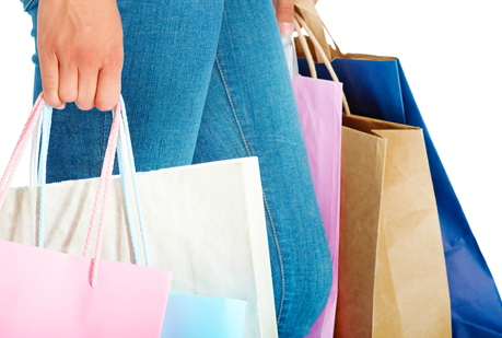 ¿Compramos más o menos rodeados de una multitud?