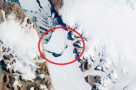 Un iceberg el doble de grande que Manhattan se desprende de un glaciar de Groenlandia.