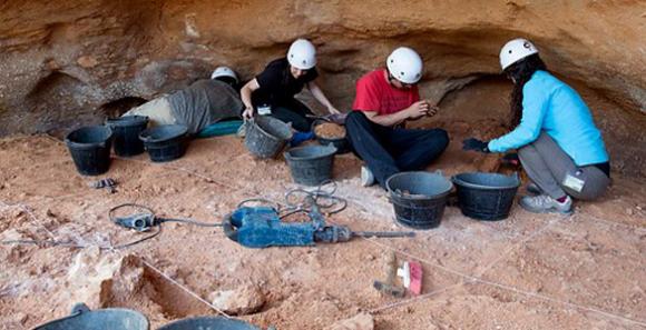 La falange de un niño sitúa en Atapuerca el primer ¨santuario¨ de la historia