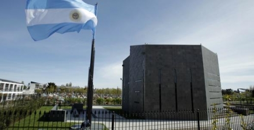 ¿Por qué hay tanta seguridad en el mausoleo de Kirchner?