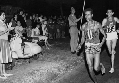 Bikila, el africano que ganó el maratón sin zapatillas
