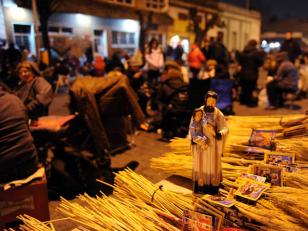 Miles de fieles ya ingresan al Santuario de San Cayetano