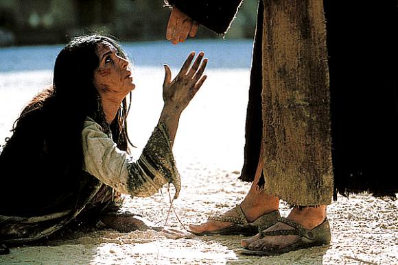 El que esté sin pecado, que le tire la primera piedra