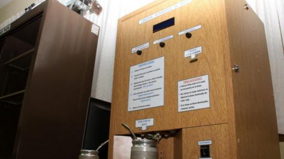 Estudiante Argentino diseñó una máquina cebadora de mate