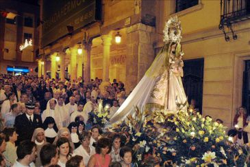 Presidente de Panamá anuncia construcción de una imagen de la Virgen, ¨la más alta del mundo¨