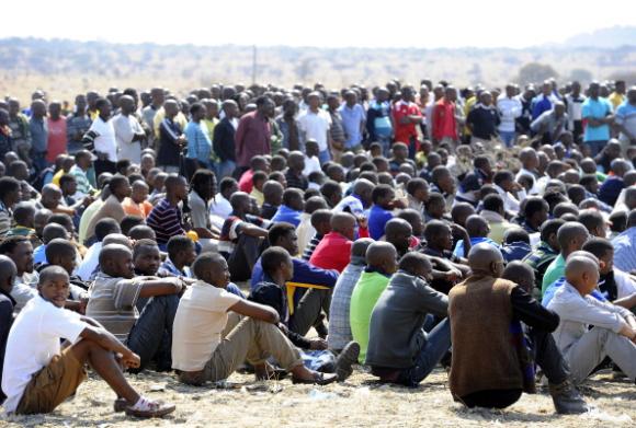 Sudáfrica: continúa huelga de mineros en Marikana mientras 260 trabajadores siguen detenidos