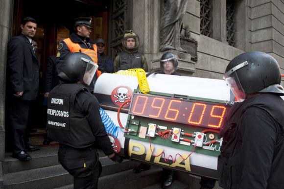 Original reclamo de Greenpeace ante el Congreso Argentino.