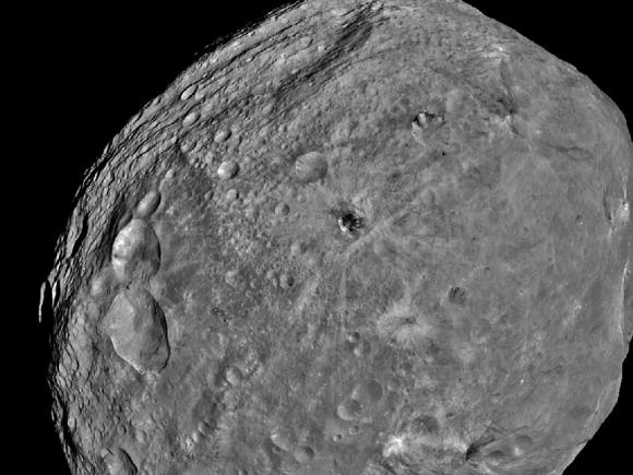 Dawn abandona al asteroide Vesta hacia su siguiente destino, Ceres