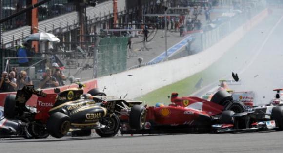 Fórmula 1 Bélgica 2012: múltiple accidente deja fuera a Alonso, Hamilton y Grosjean