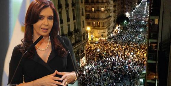 Multitudinario cacerolazo en todo el país contra el Gobierno nacional.