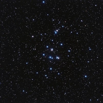 Descubren los primeros planetas en un apretado cúmulo de estrellas