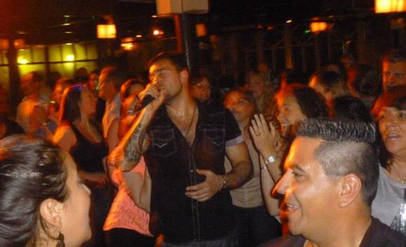 FOTOS SHOW GUSTAVO SANTILLAN EN¨CATALEJO¨