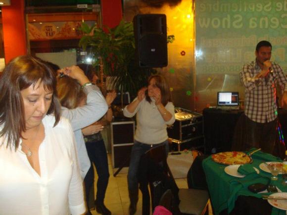 FOTOS SHOW GUSTAVO SANTILLAN EN¨9 REINAS¨FESTEJANDO DIA PRIMAVERA