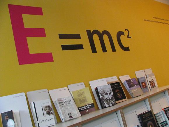 Matemáticas superan la velocidad de la luz al extender la teoría de Einstein