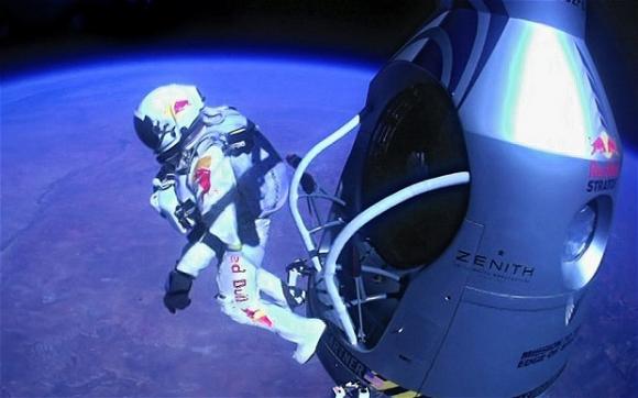 “Dudo que en el futuro los astronautas puedan volver saltando como Baumgartner”