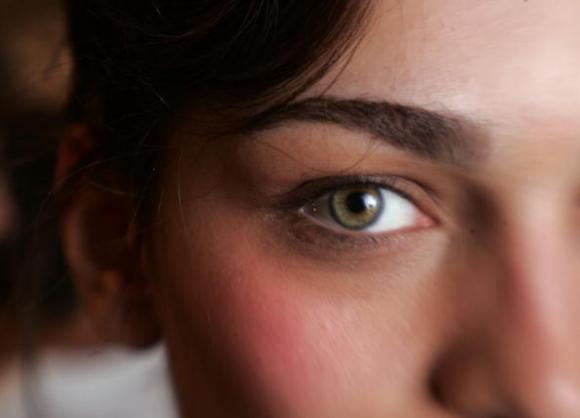 Eliminando traumas emocionales con la terapia del movimiento ocular