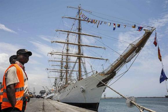 Argentina: conflicto de la fragata Libertad en Ghana se traslada a Hamburgo