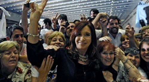 Cristina trató de “buitres y caranchos” a los jubilados en plena cadena nacional. DESEMPLEO, JUBILACIONES Y OTROS NÚMEROS QUE NO CIERRAN.